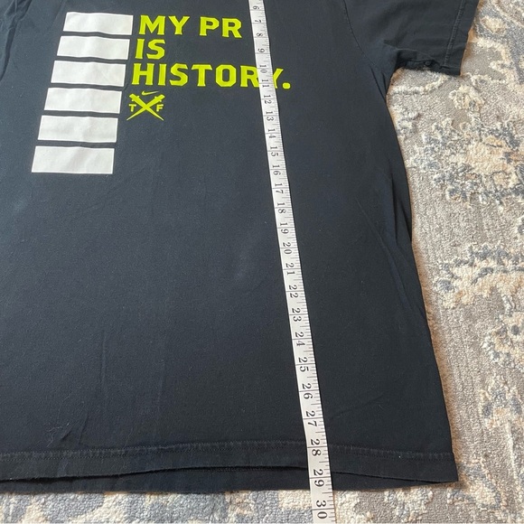 Nike Black Short Sleeve Tee with Bold Graphic Design - Picture 2 of 4